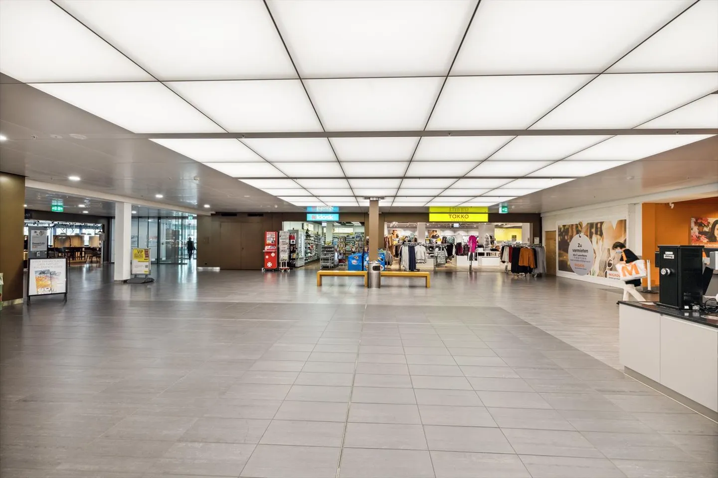 Proprietà in affitto attraente al 2° piano del centro commerciale Seepark - Foto 3 di 9