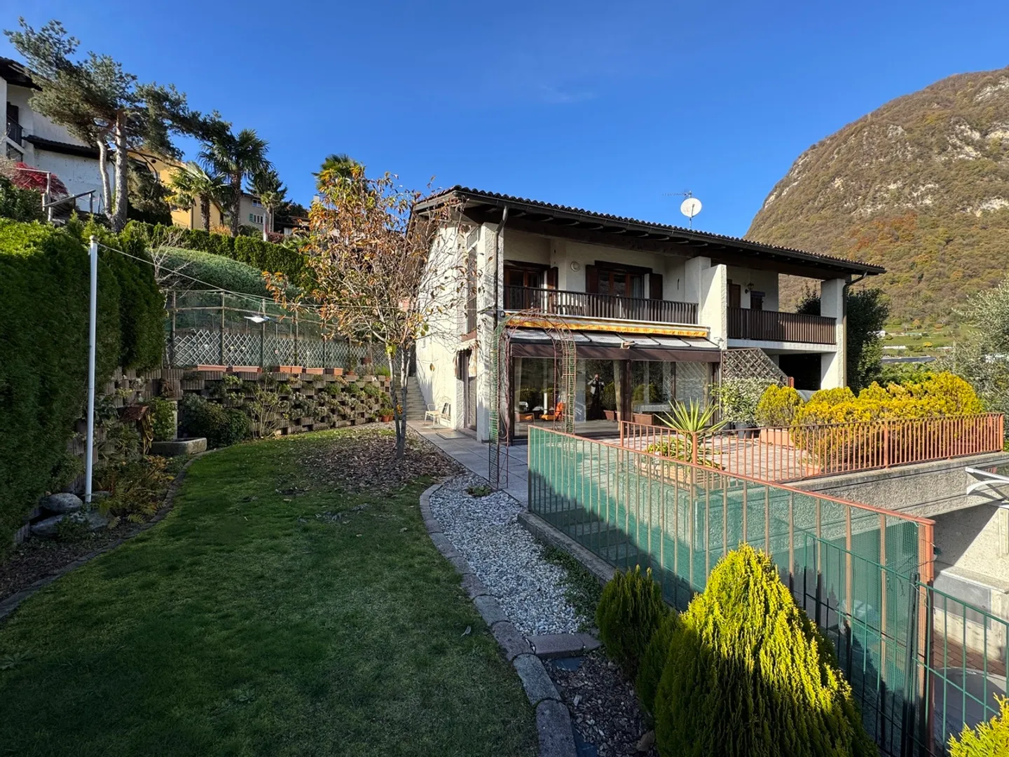 Part of a semi-detached house with spectacular views - Photo 1 of 15
