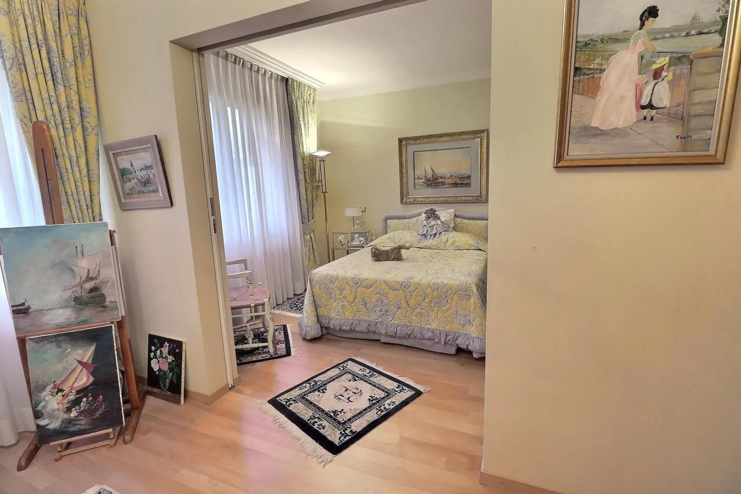 Propriété extraordinaire !! Grand appartement dans le vieillissement avec des droits spéciaux, sans loyer. Vue sur le lac et port privé. - Photo 12 sur 36