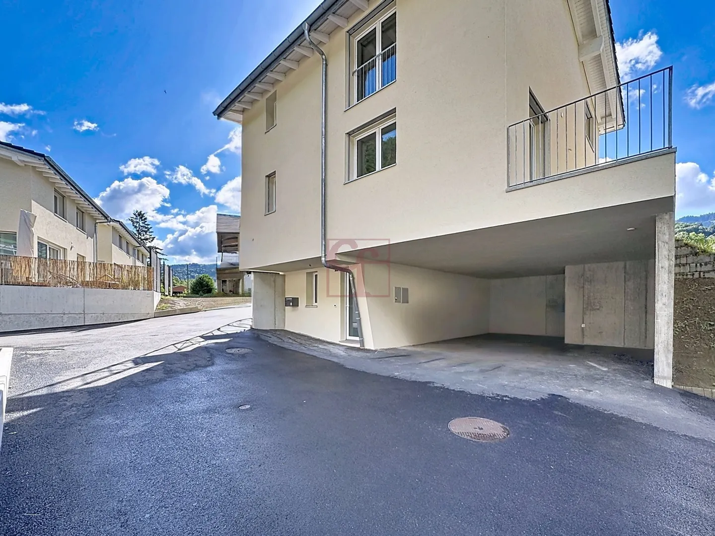 Neue individuelle Villa in La Roche - Foto 11 von 13