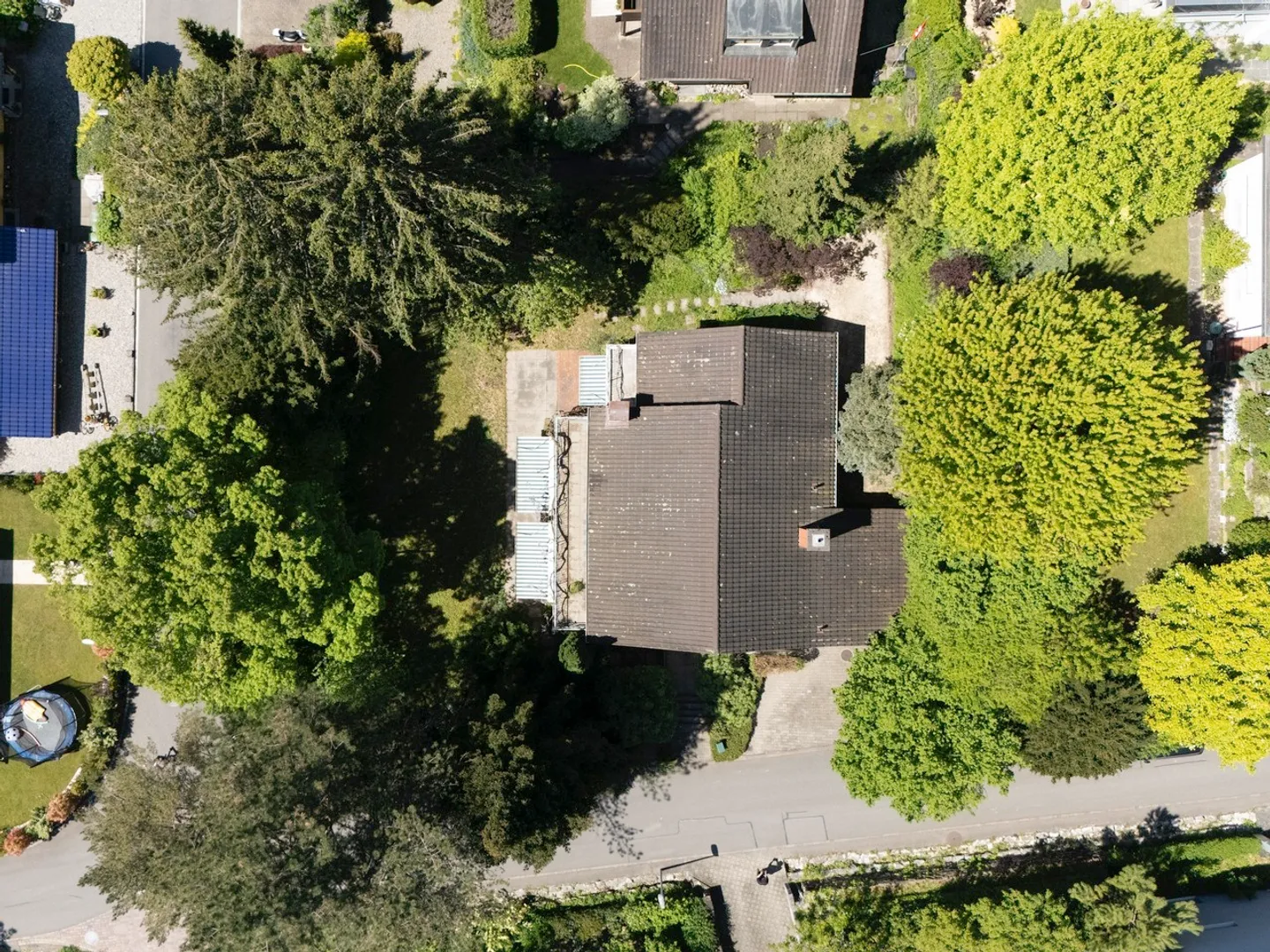 Spacious Family Home with Charm in a Quiet Location in Therwil - Photo 2 of 11