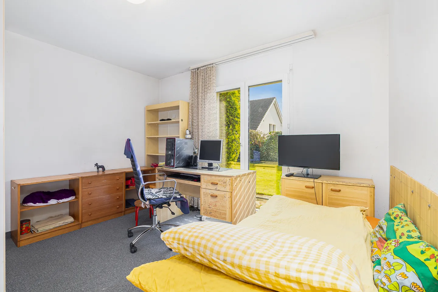 In front of the gates of Zurich - Photo 6 of 13