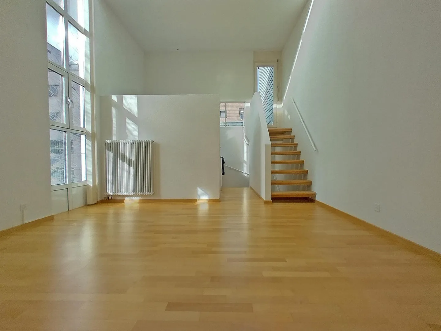 Magnifique appartement en duplex vous attend! - Photo 3 sur 8