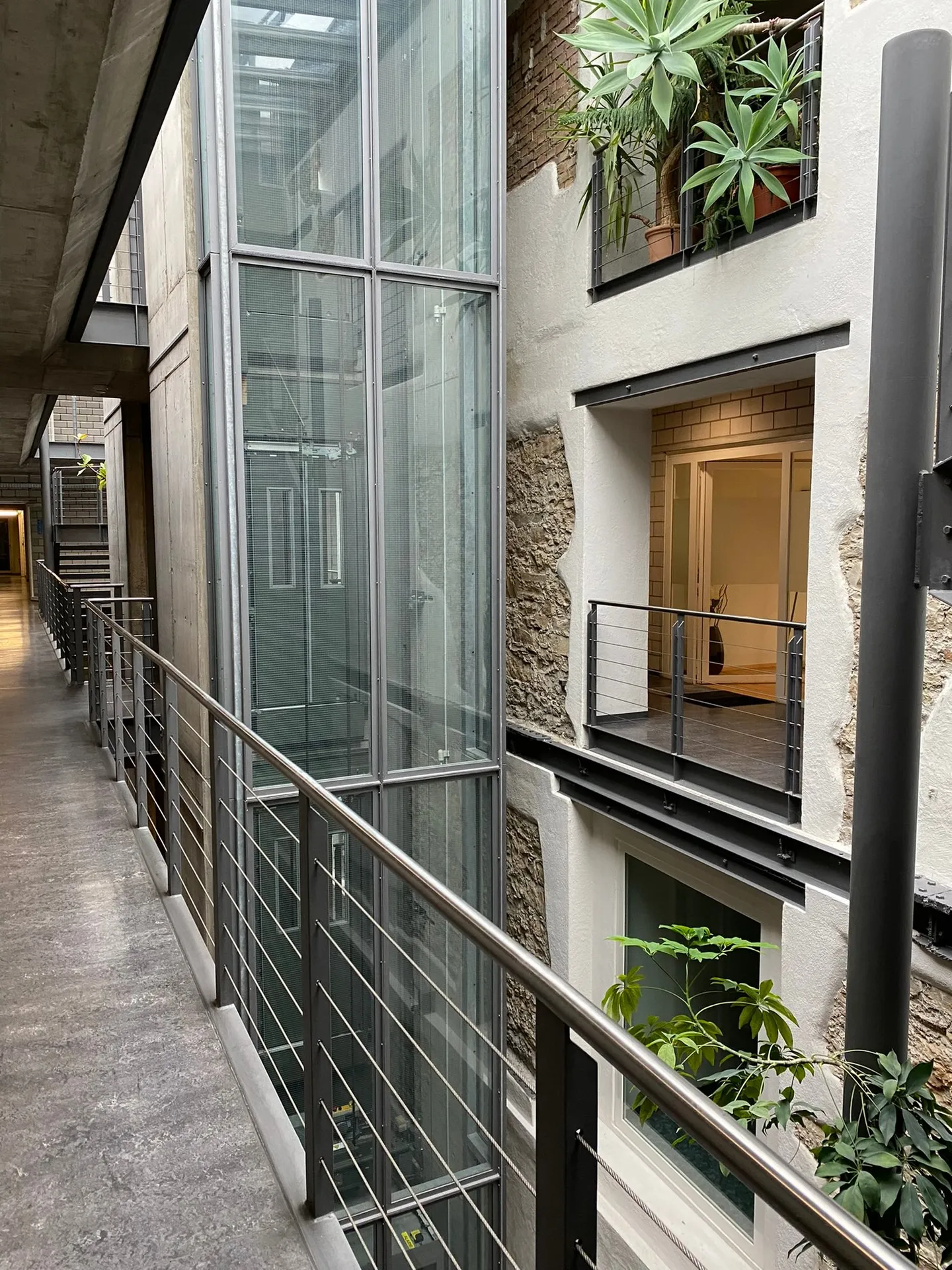 86m2 - Ufficio direttamente sul Reno - Foto 1 di 13