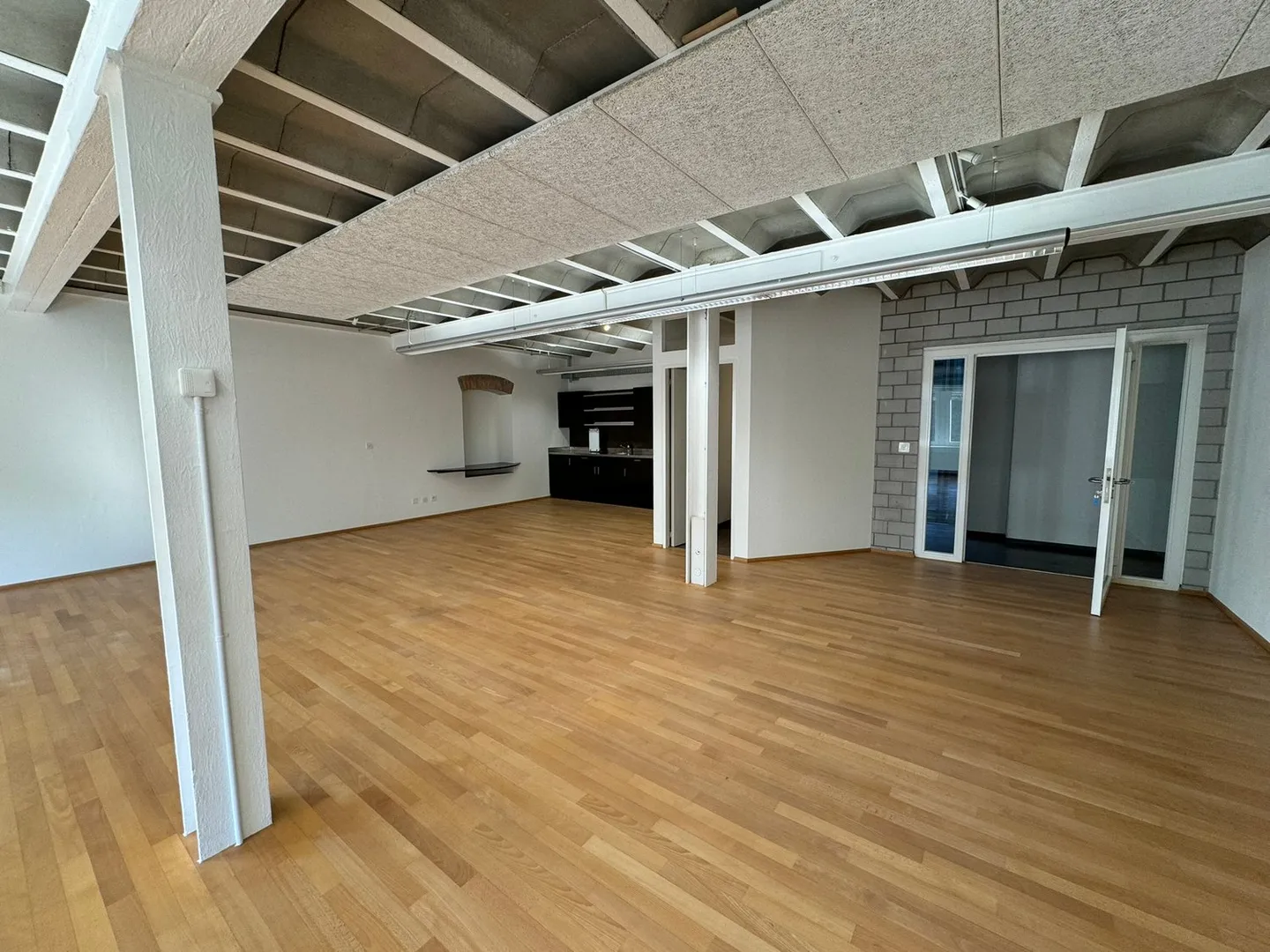 86m2 - Ufficio direttamente sul Reno - Foto 9 di 13