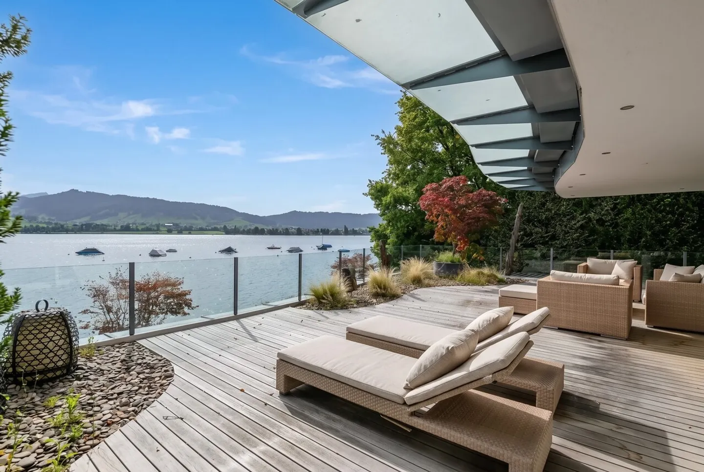 Exclusive Garden Apartment with Lake Access - Photo 10 of 13