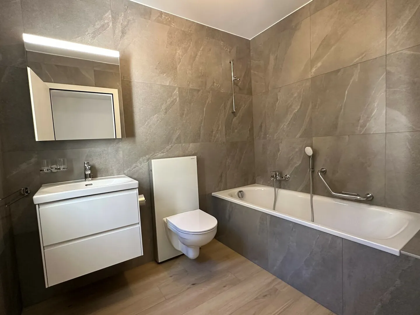 New Apartment - Photo 13 of 19