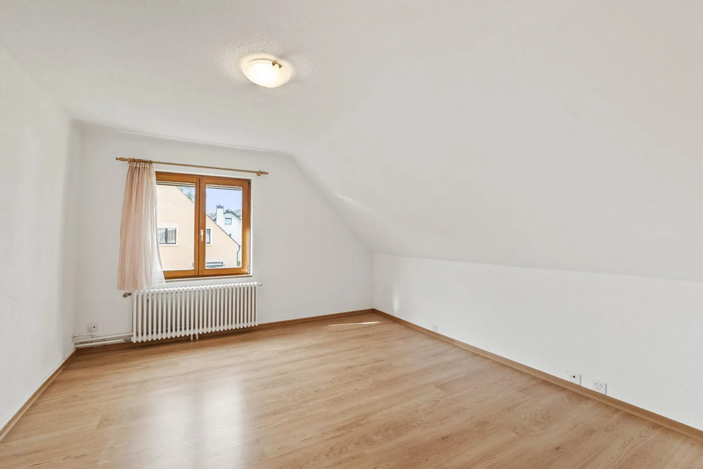 Charmantes 4.5 Zimmer EFH an sonniger Lage und ruhigem Wohnquartier - Photo 8 of 18