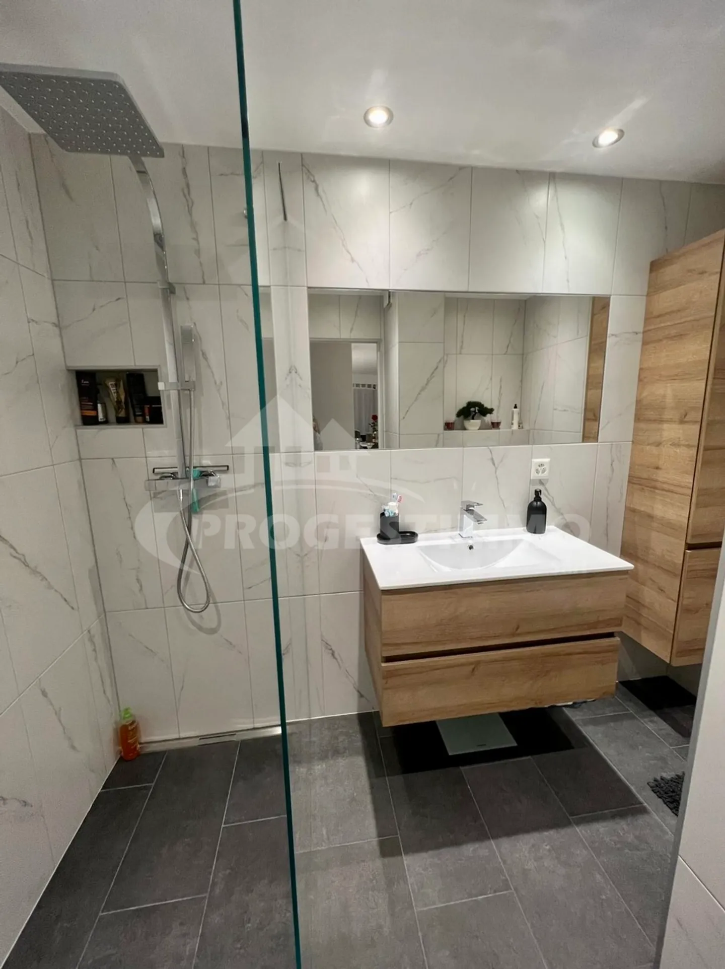 4.5 ROOM HIGH STANDING APARTMENT WITH LARGE TERRACE - Photo 6 of 8