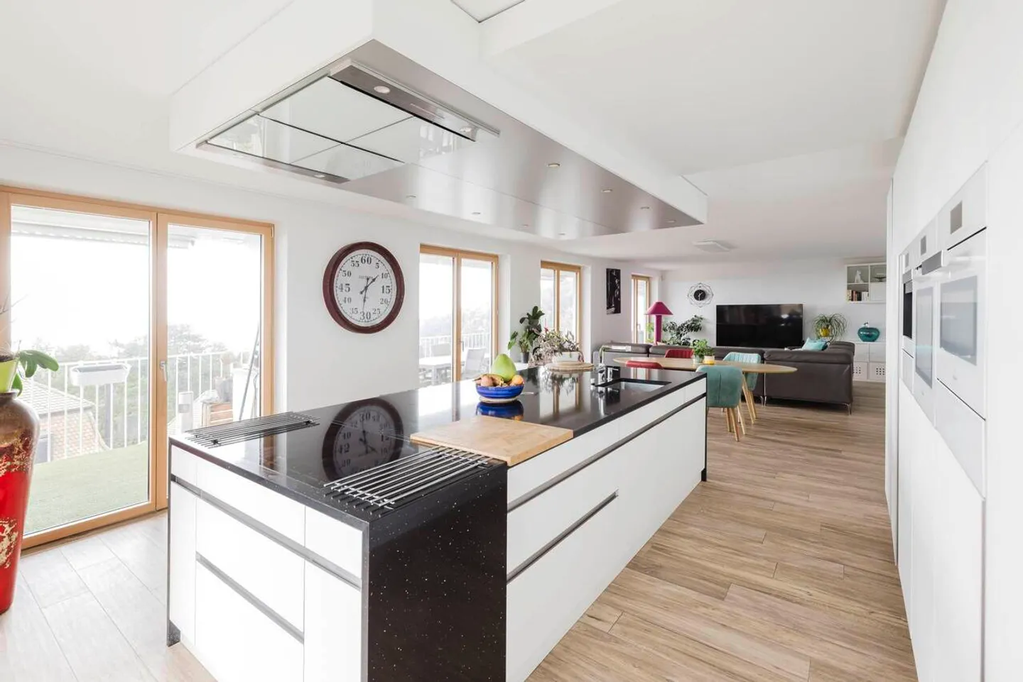 Appartement spacieux avec vue sur le lac - Photo 1 sur 4