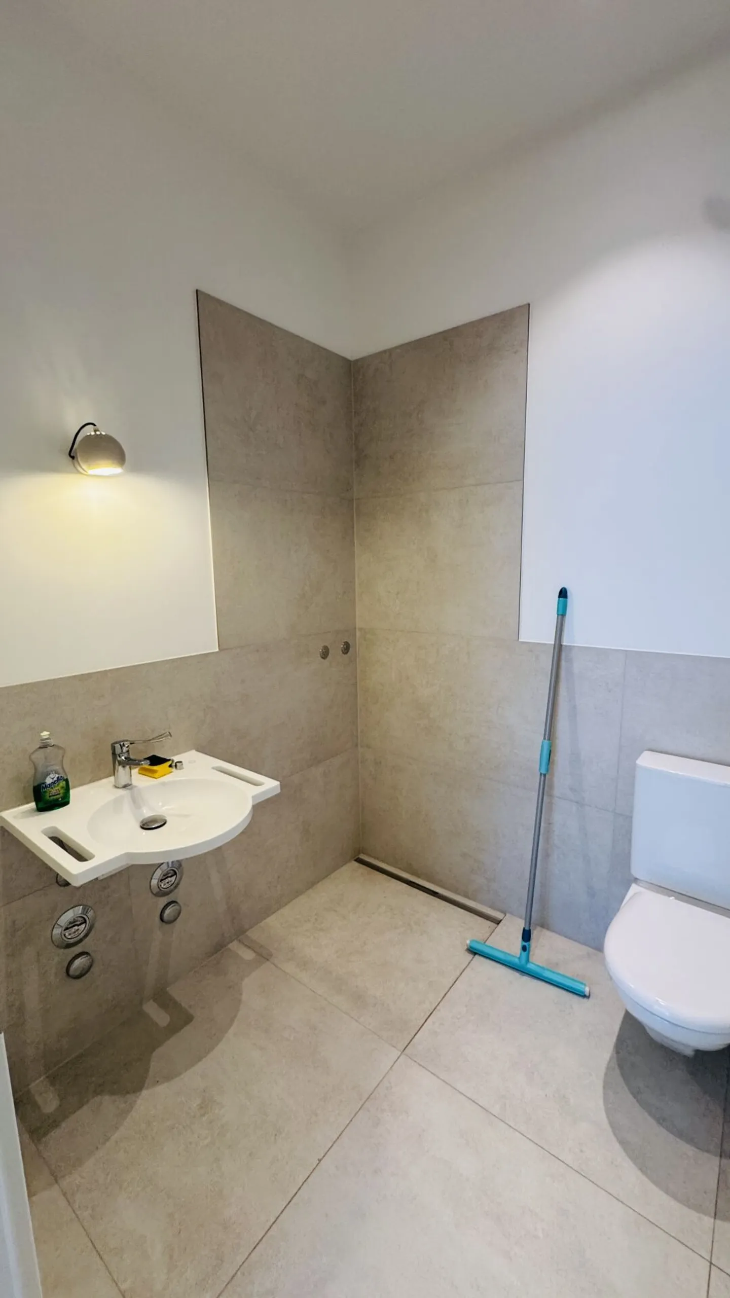 Expanded New Commercial Space - 104 m², 3.50 m Room Height - Photo 4 of 7