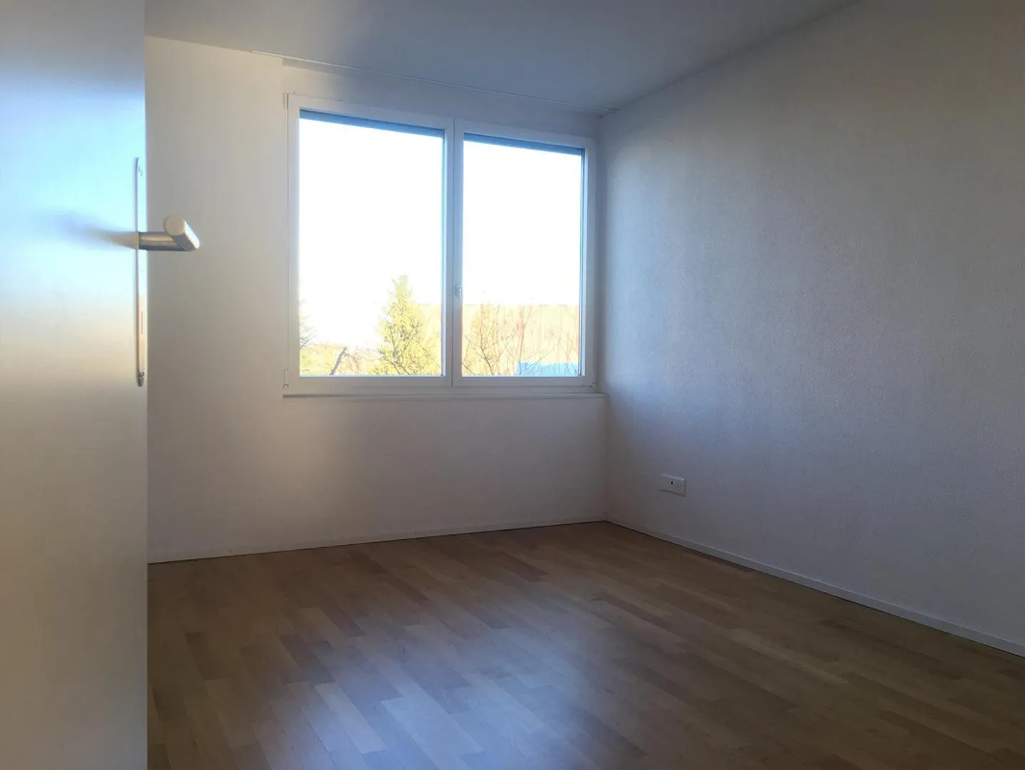 Appartement central de 4 1/2 pièces avec vue sur les montagnes - Photo 4 sur 12