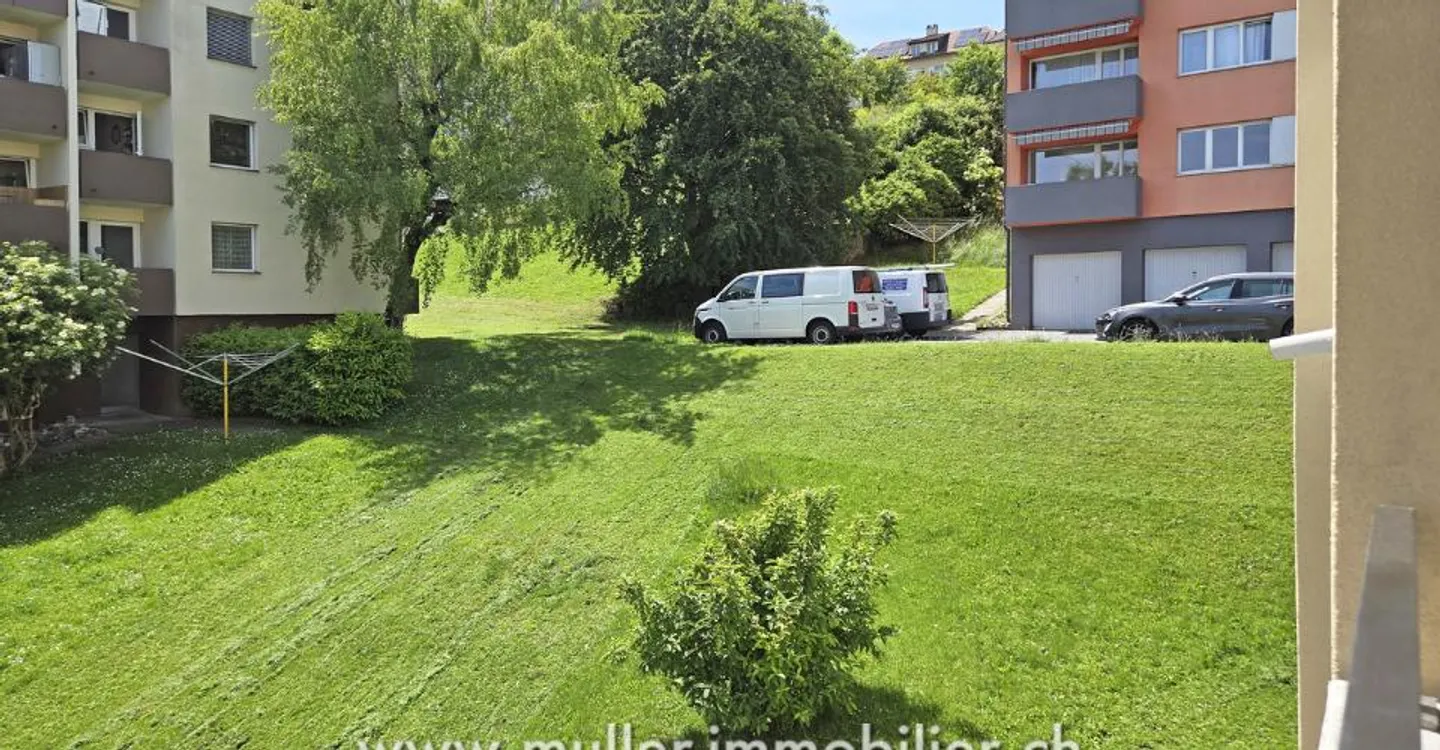 Charming Apartment with Scenic Views - Photo 4 of 13