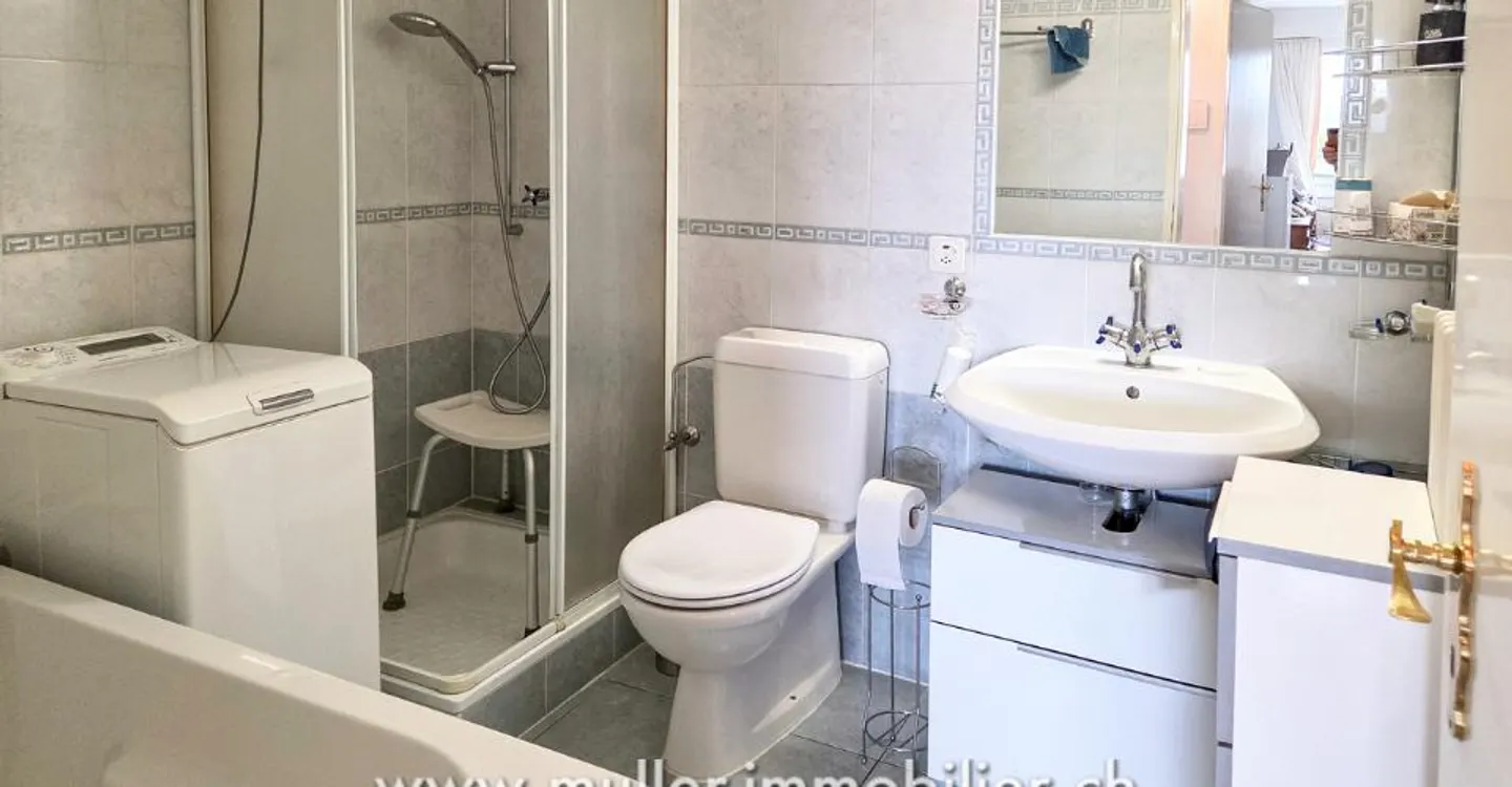 Charming Apartment with Scenic Views - Photo 9 of 13