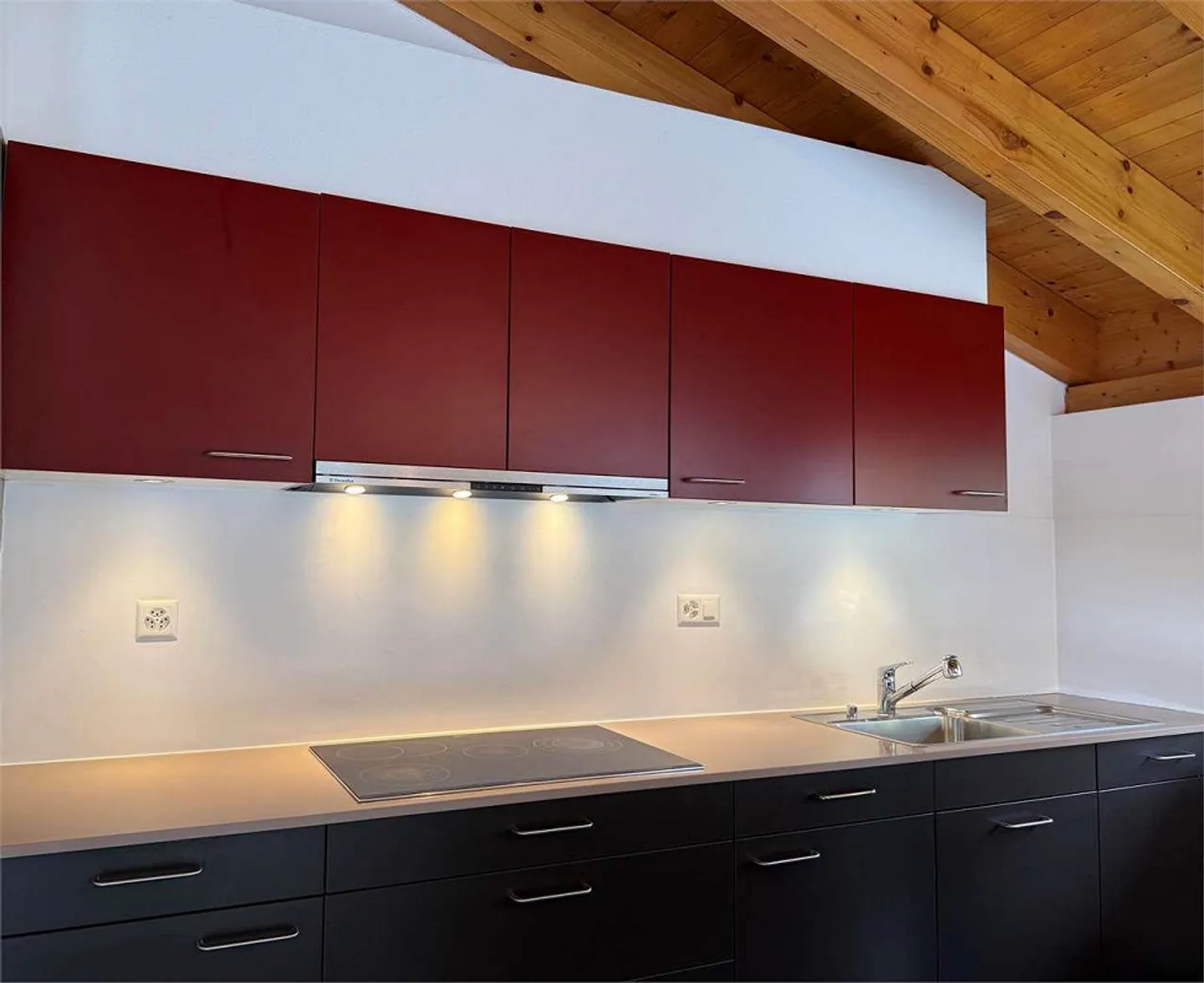 Appartement mansardé de 4,5 pièces, entouré de verdure à Cadro - Photo 6 sur 13