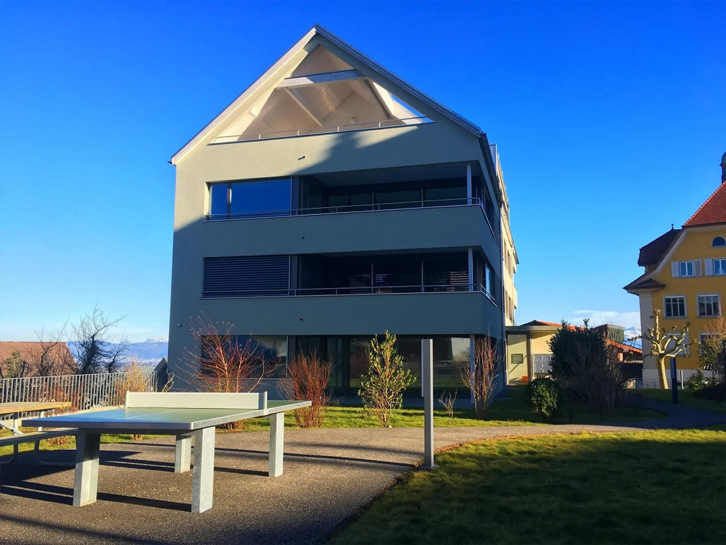 Appartement central de 4 1/2 pièces avec vue sur les montagnes - Photo 7 sur 12