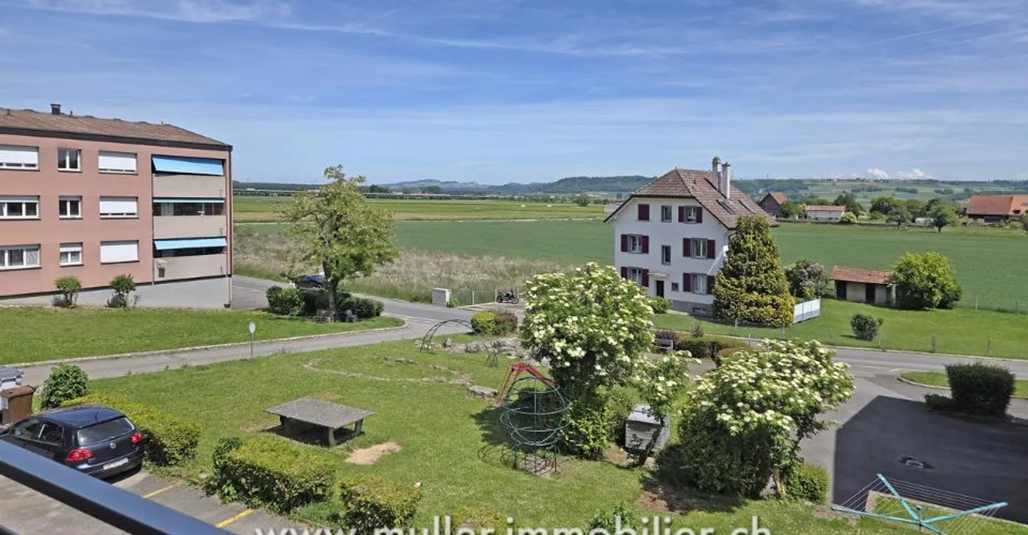Charming Apartment with Scenic Views - Photo 7 of 13
