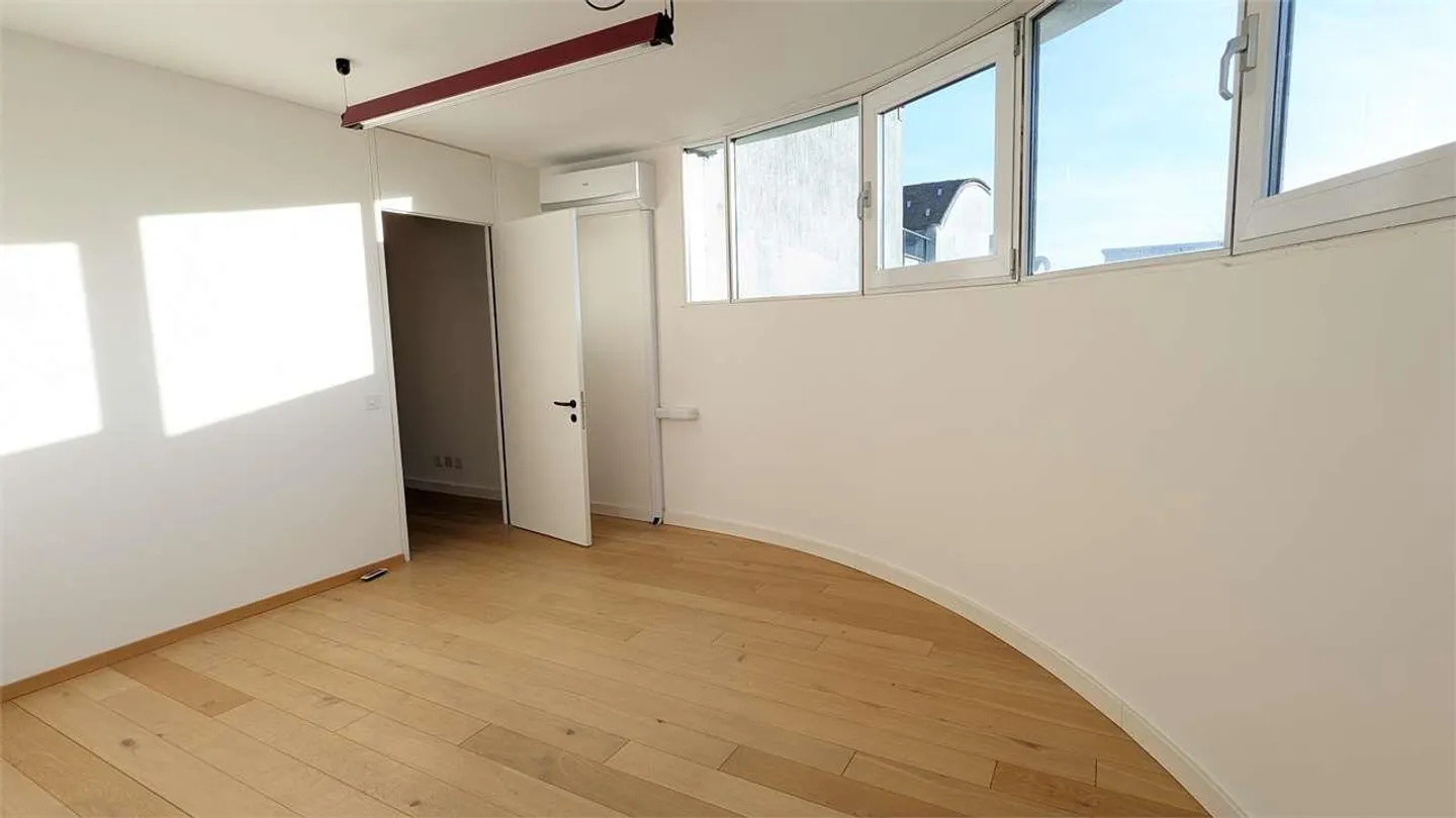 Lugano, appartement lumineux de 3,5 pièces avec jardin commun - Photo 2 sur 7