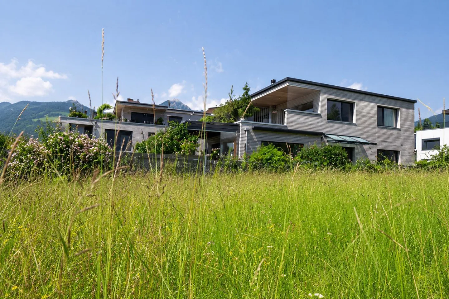 Villa Mio Nido – modern single-family house with shared lake plot - Photo 1 of 6