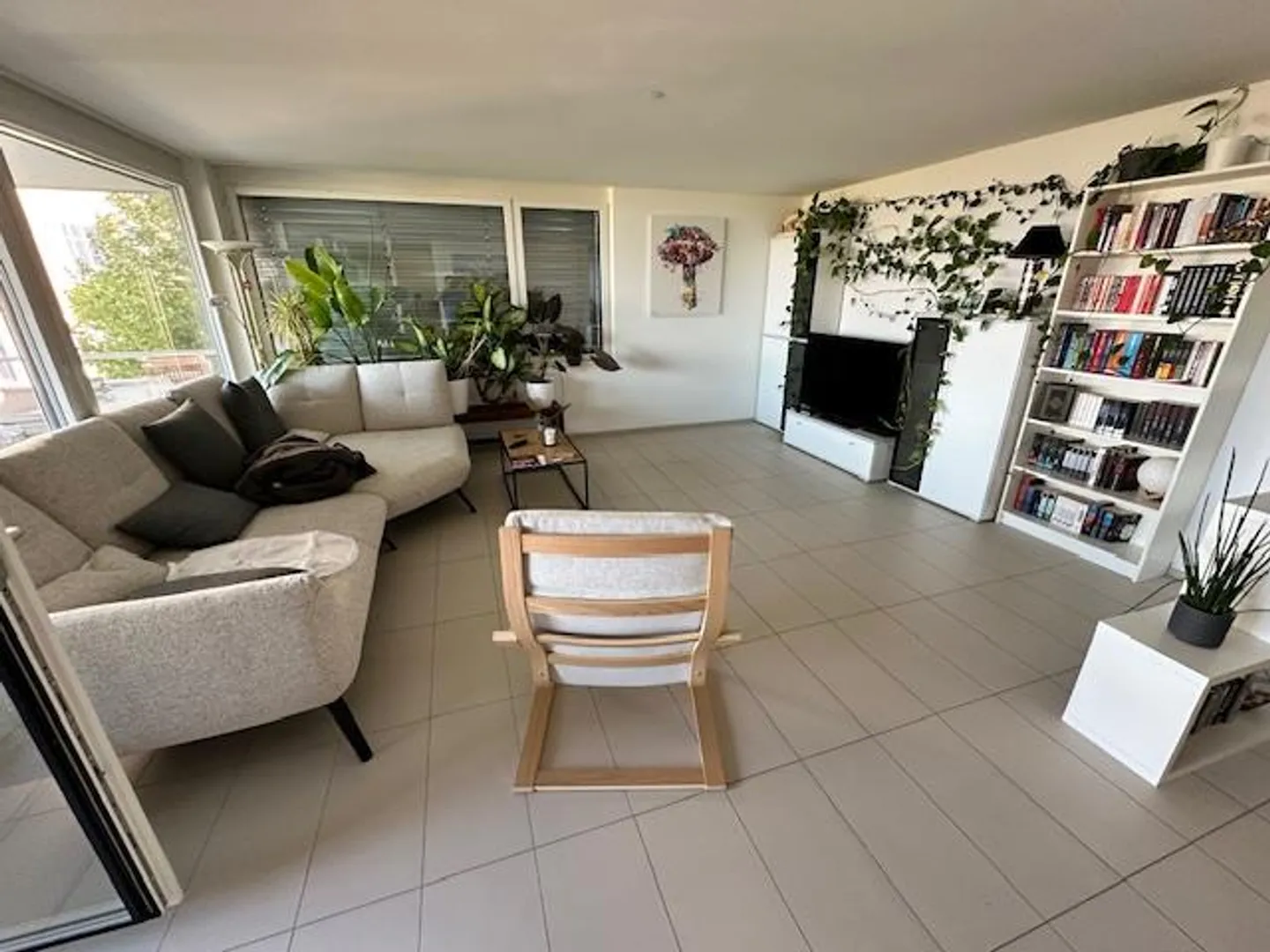 Appartement central de 4 1/2 pièces avec vue sur les montagnes - Photo 11 sur 12