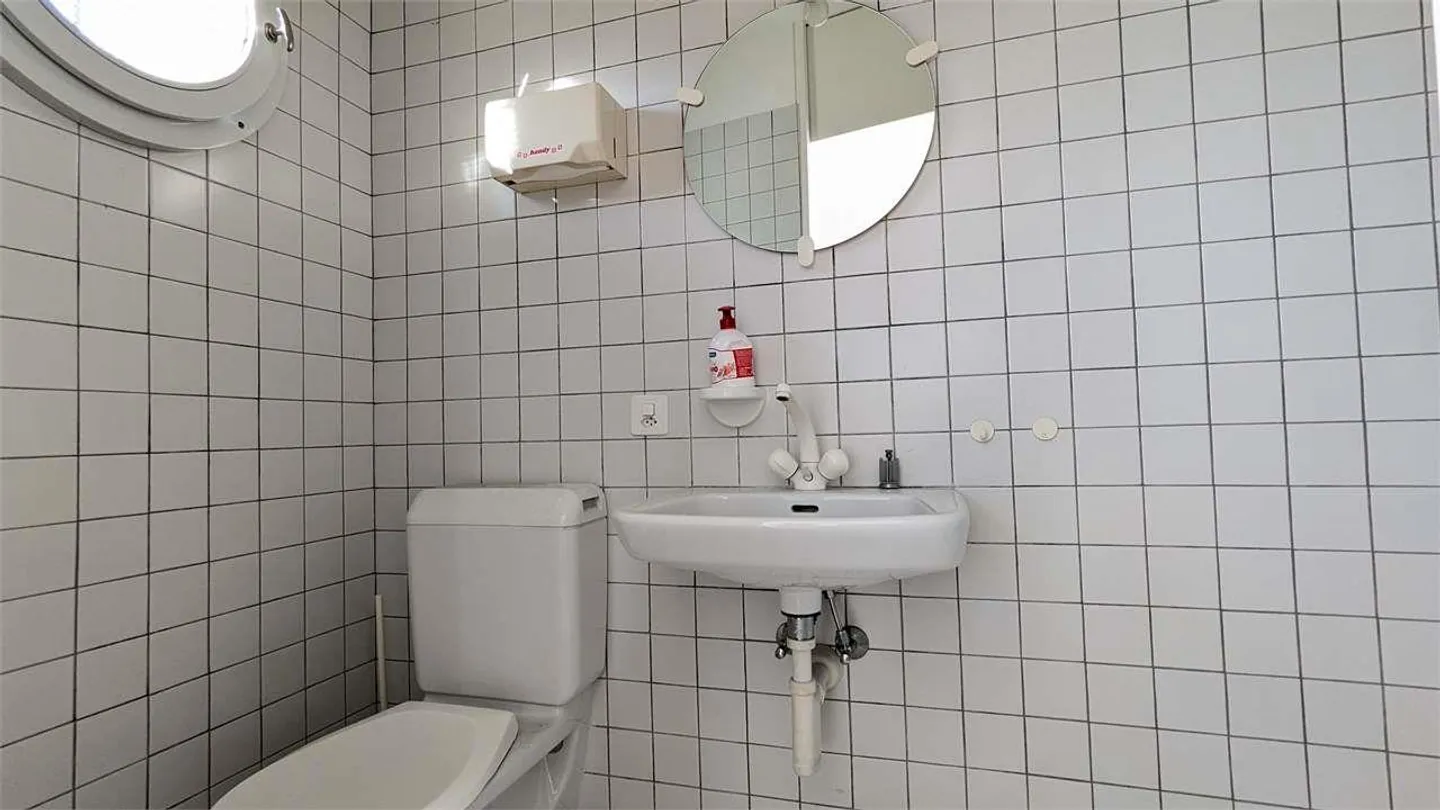 Lugano, appartement lumineux de 3,5 pièces avec jardin commun - Photo 6 sur 7