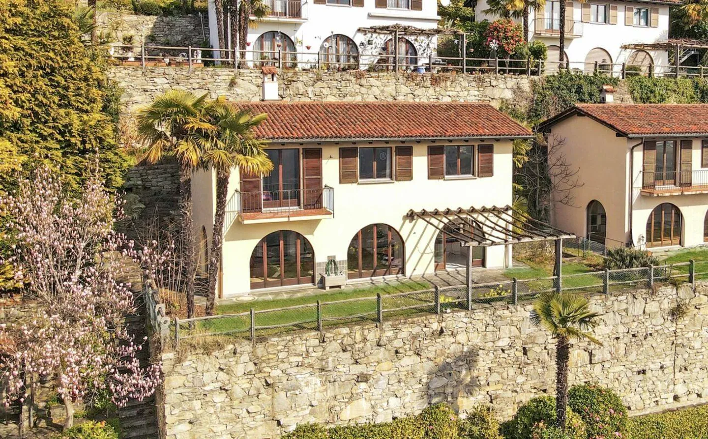 Incantevole casa familiare con vista lago - Foto 1 di 14