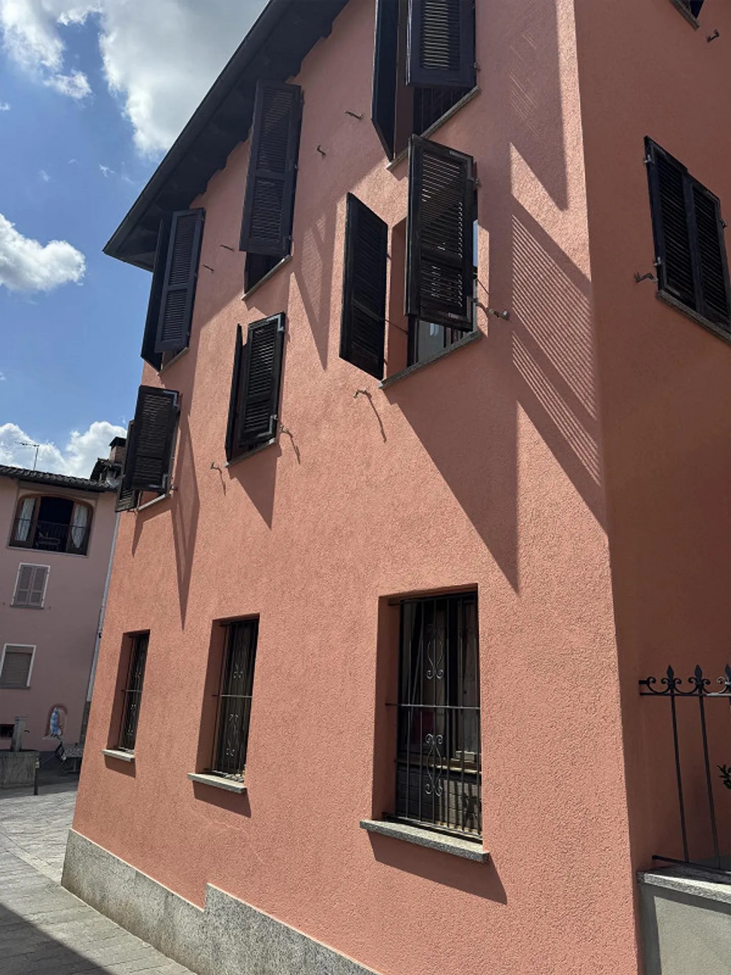 Charmante 2.5 im Herzen des historischen Zentrums von Vezia - Foto 4 von 23