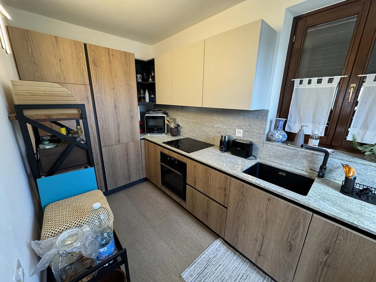 Charmante 2.5 im Herzen des historischen Zentrums von Vezia - Foto 9 von 23