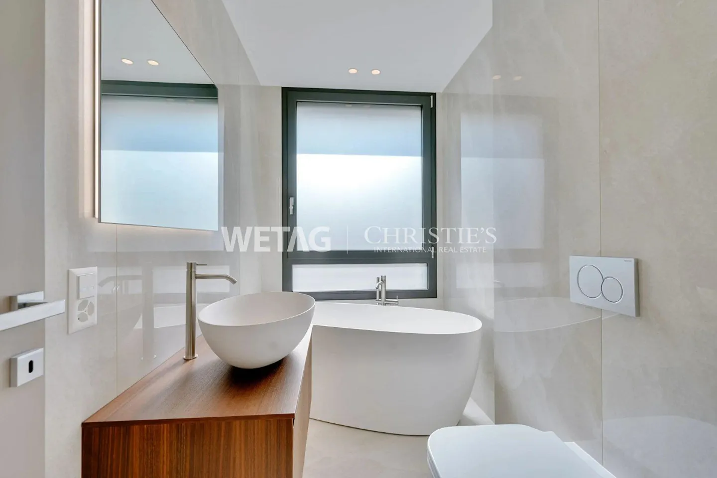 Luxury 5.5-Room Duplex Penthouse Apartment with Lake Maggiore View - Photo 10 of 13