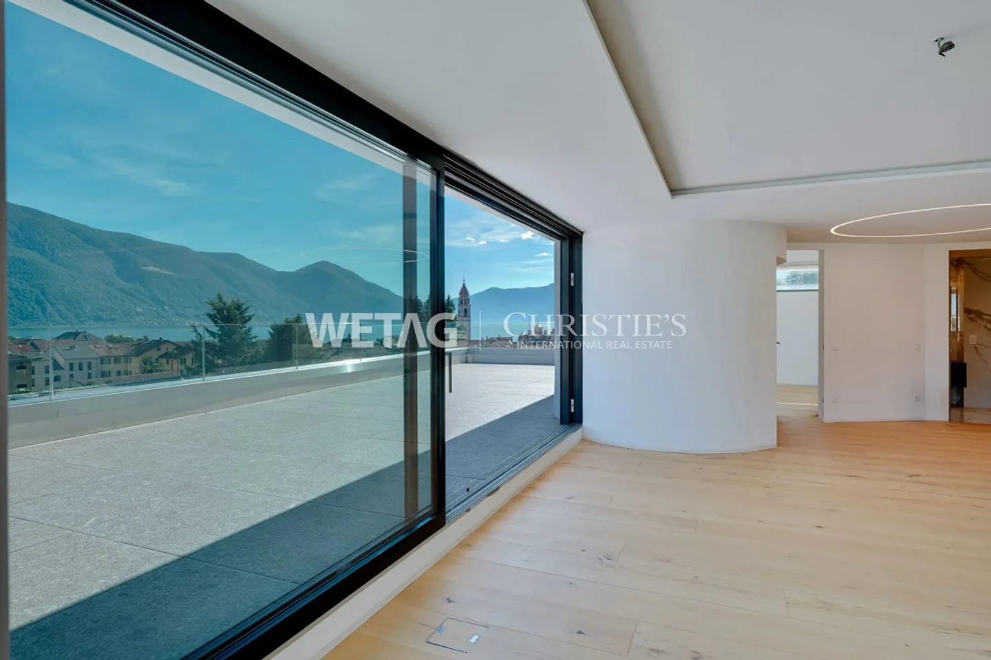 Luxury 5.5-Room Duplex Penthouse Apartment with Lake Maggiore View - Photo 3 of 13