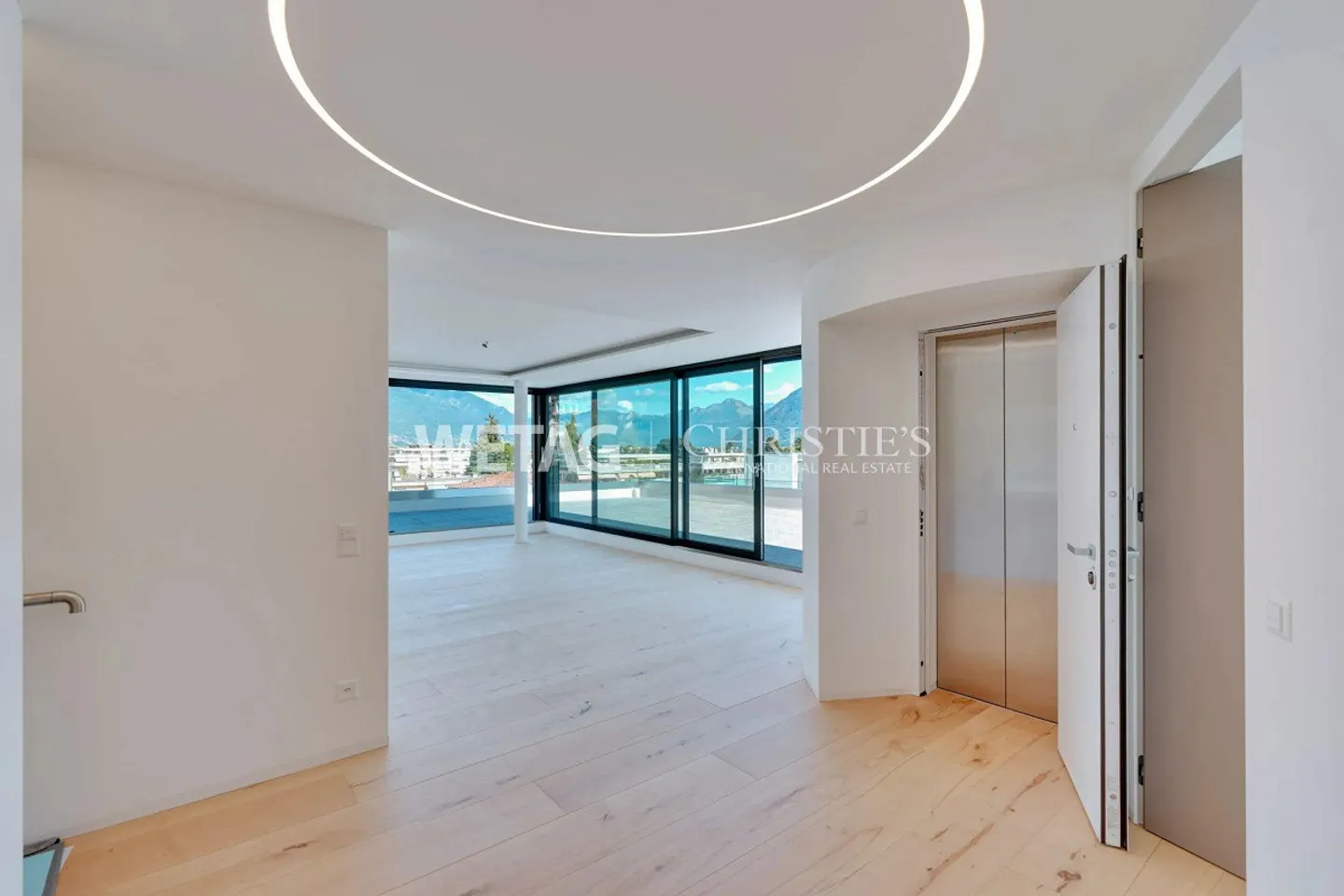 Luxury 5.5-Room Duplex Penthouse Apartment with Lake Maggiore View - Photo 7 of 13