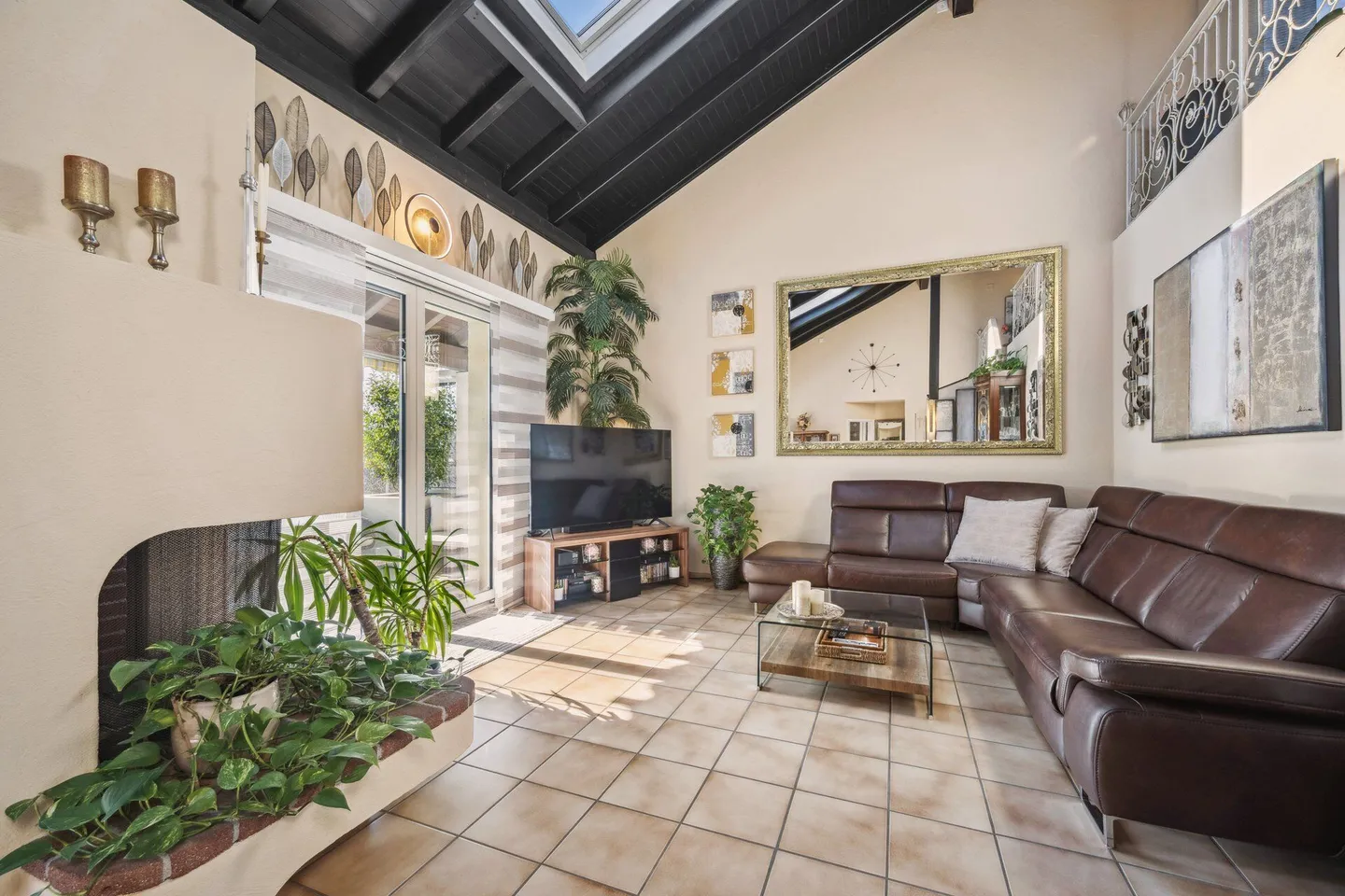 Uniqueness, idyll and comfort combined! - Photo 1 of 10