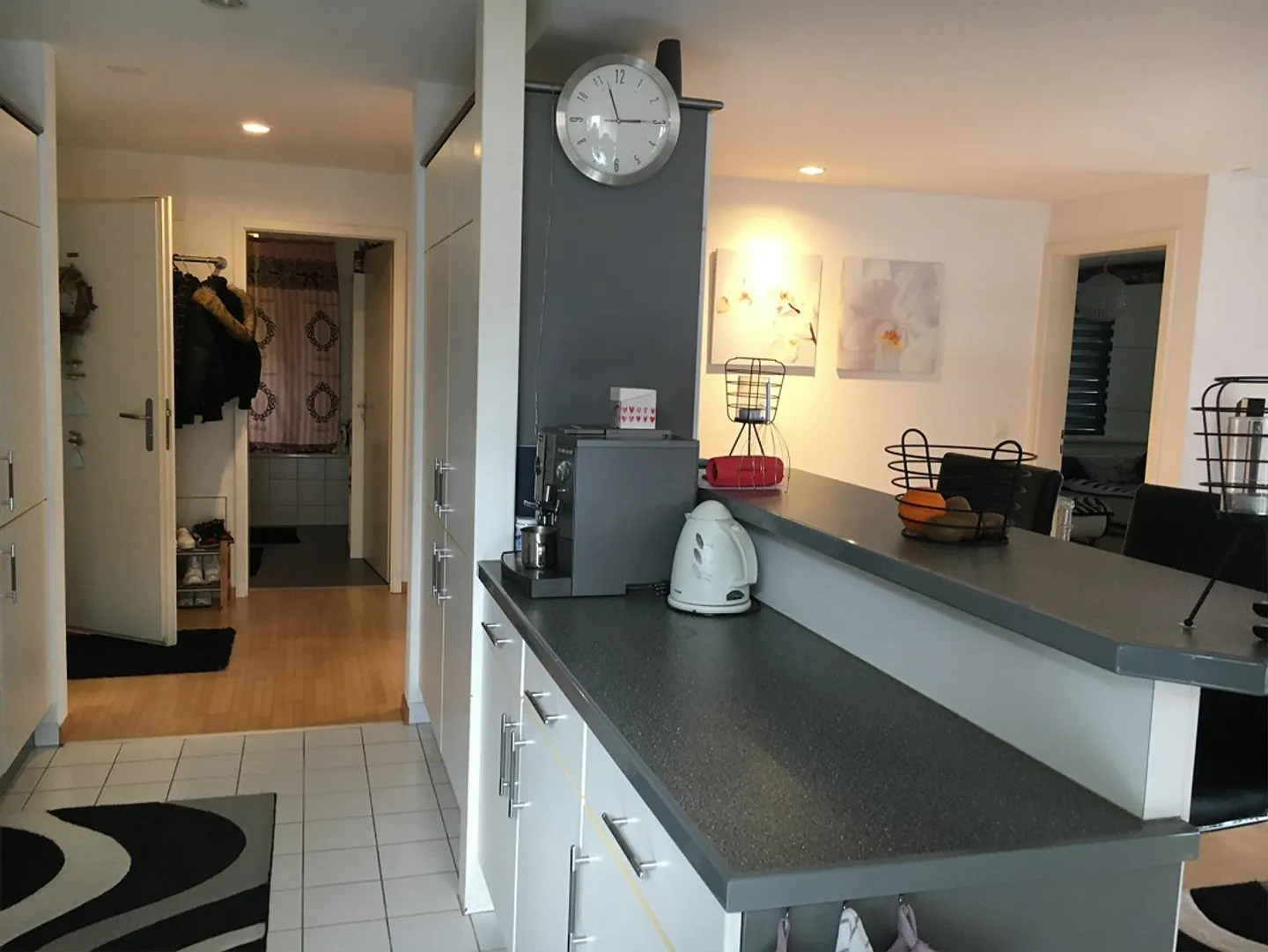 Bella moderna appartamento di 3,5 stanze con grande balcone - Foto 5 di 13