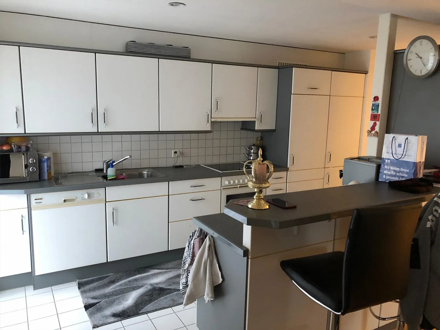 Bella moderna appartamento di 3,5 stanze con grande balcone - Foto 6 di 13