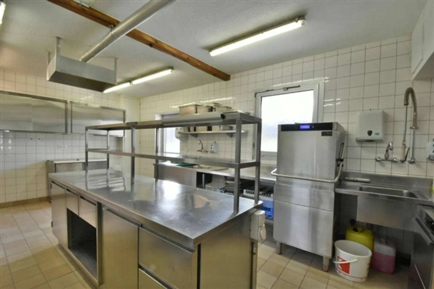 Restaurant en Emplacement de Choix! - Photo 17 sur 20