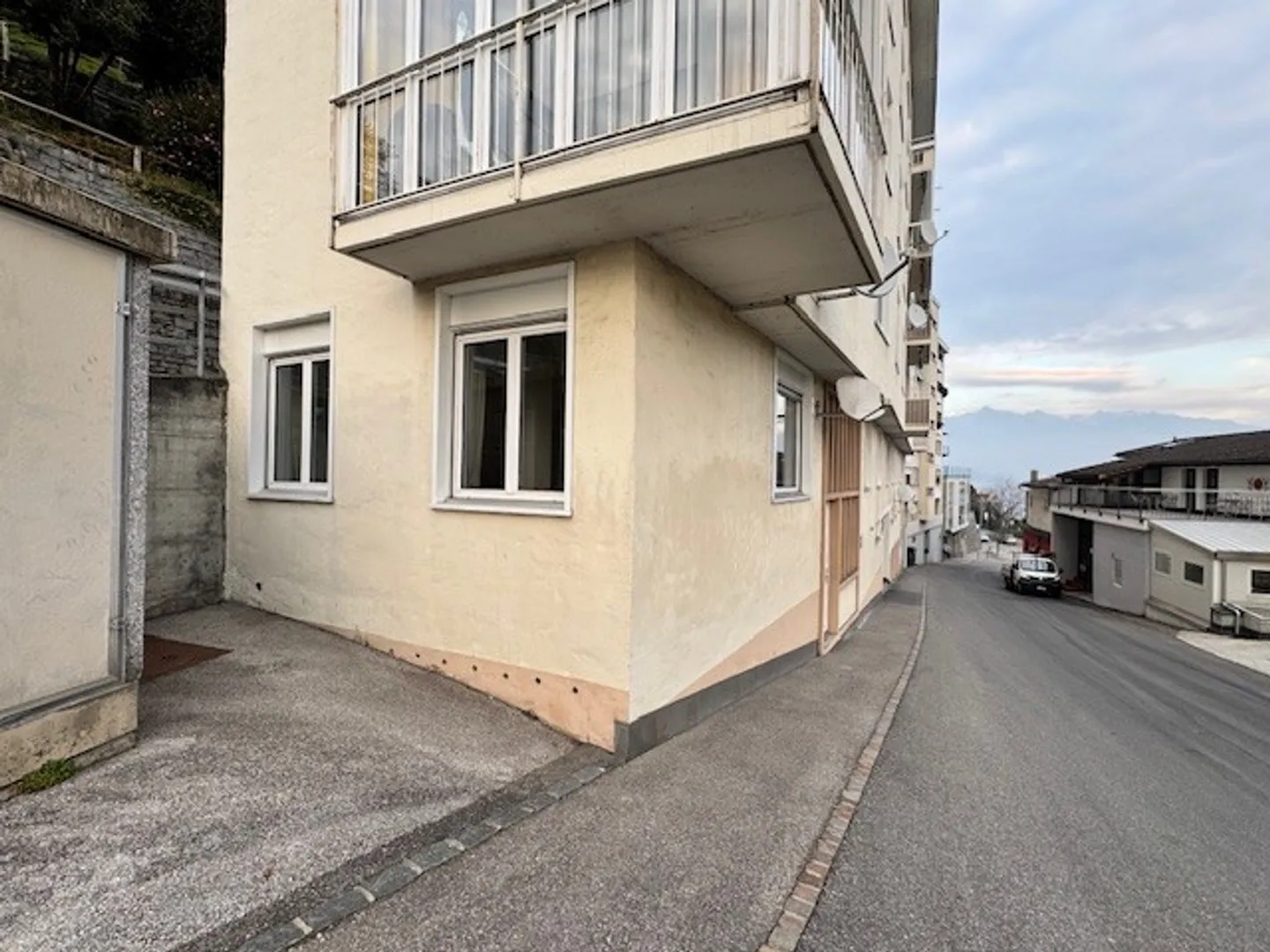 Ampio appartamento 2.5 locali - Foto 10 di 11