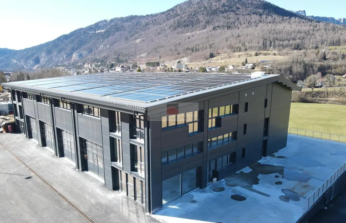 ZU VERMIETEN - Neue Räumlichkeiten von etwa 1.000 m² - Foto 3 von 4