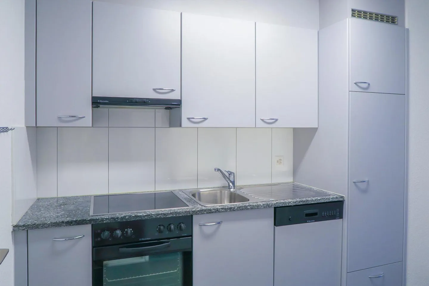 Cozy Living in Kreuzlingen - Photo 2 of 7