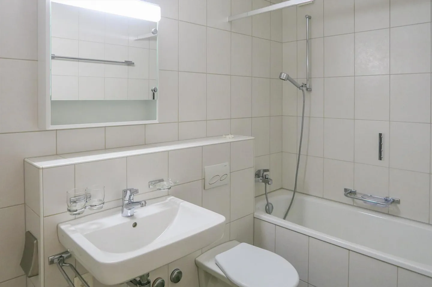 Cozy Living in Kreuzlingen - Photo 5 of 7