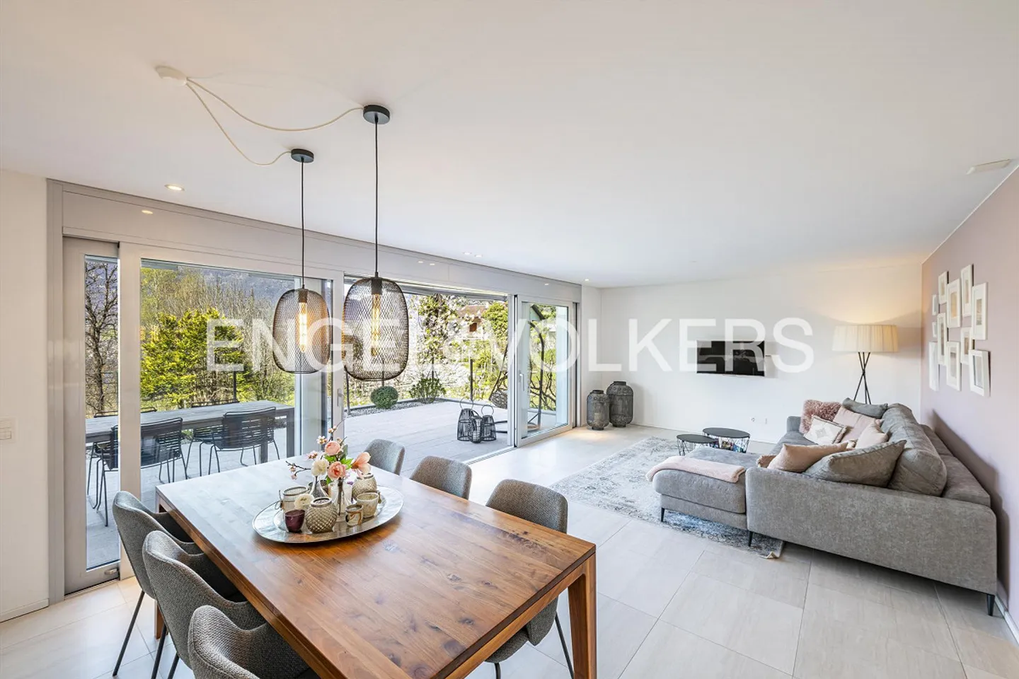 Stylish Garden Apartment in the Green - Photo 4 of 8