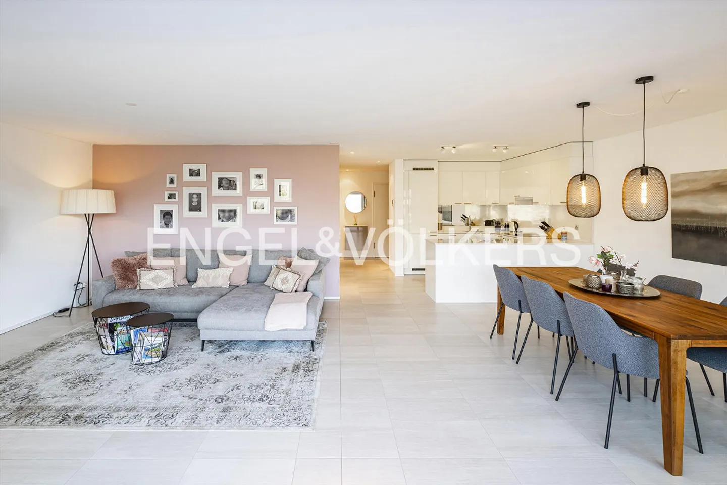 Stylish Garden Apartment in the Green - Photo 3 of 8