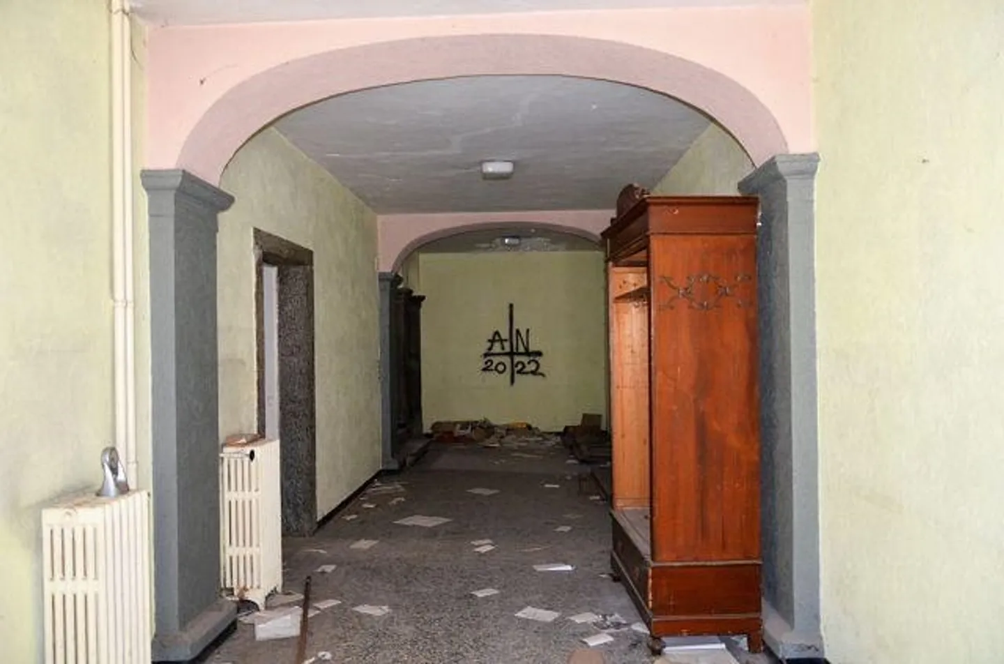 «Grande proprietà da ristrutturare con progetto approvato / grosse Liegenschaft mit Umbauprojekt» - Foto 12 di 56