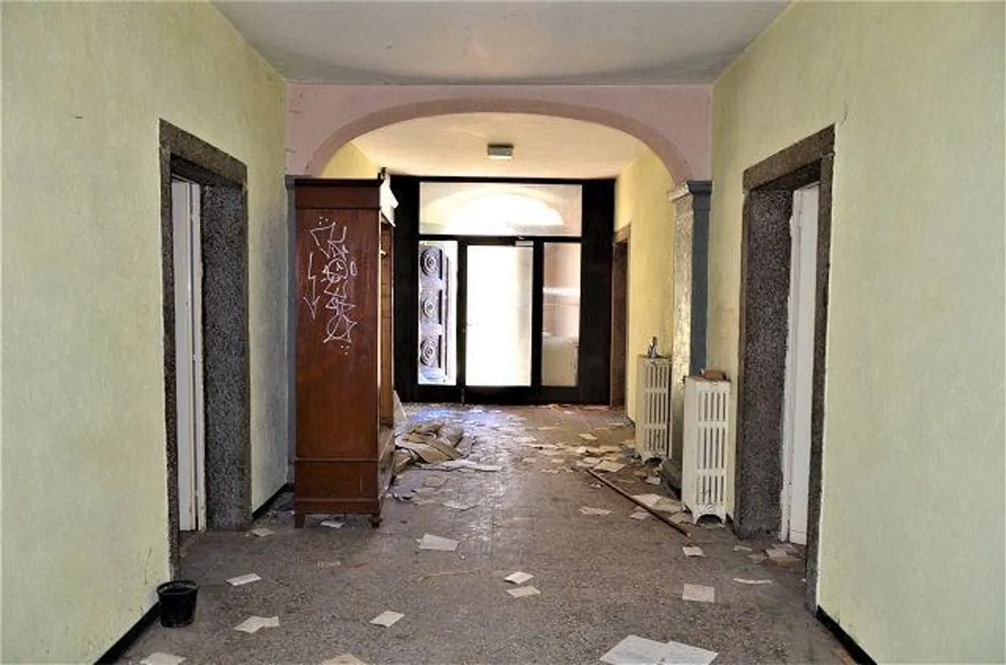 «Grande proprietà da ristrutturare con progetto approvato / grosse Liegenschaft mit Umbauprojekt» - Foto 13 di 56
