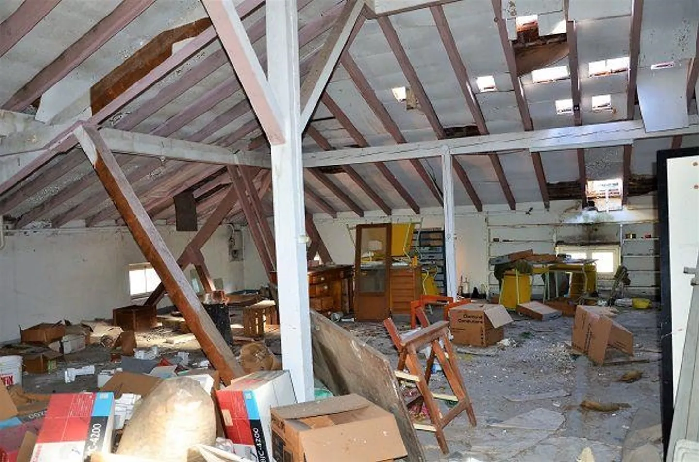 «Grande proprietà da ristrutturare con progetto approvato / grosse Liegenschaft mit Umbauprojekt» - Foto 16 di 56