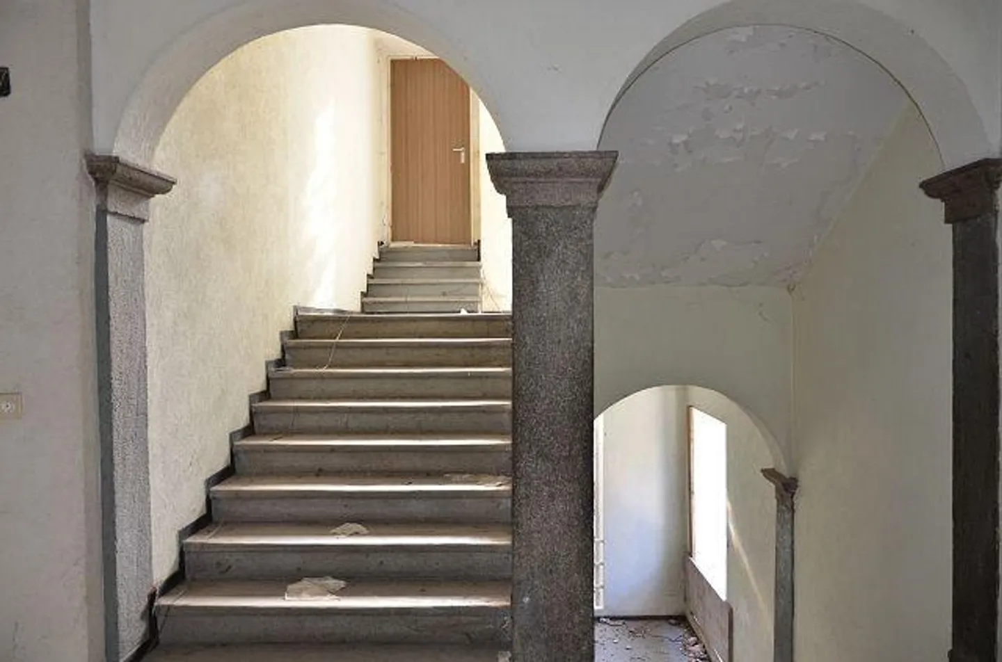 «Grande proprietà da ristrutturare con progetto approvato / grosse Liegenschaft mit Umbauprojekt» - Foto 22 di 56