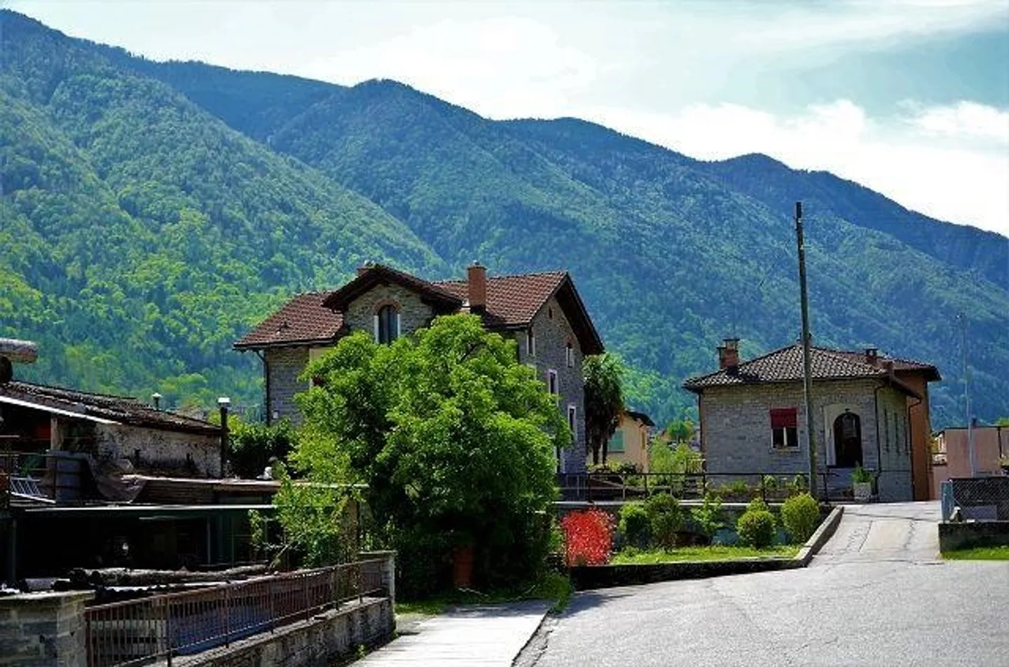 «Grande proprietà da ristrutturare con progetto approvato / grosse Liegenschaft mit Umbauprojekt» - Foto 23 di 56