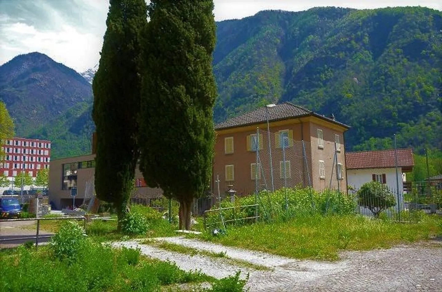 «Grande proprietà da ristrutturare con progetto approvato / grosse Liegenschaft mit Umbauprojekt» - Foto 25 di 56