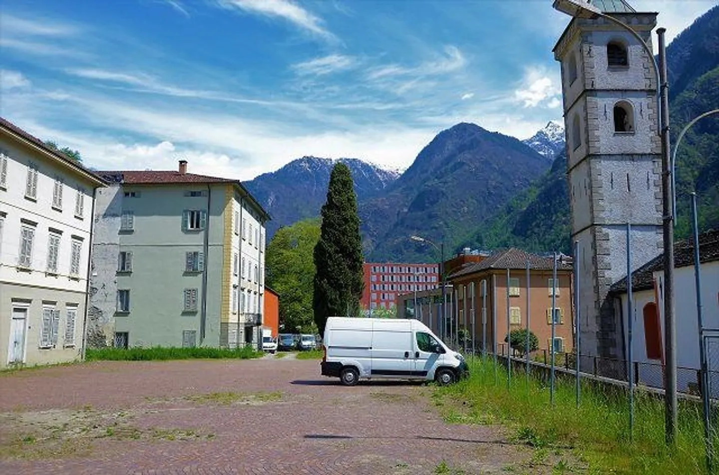 «Grande proprietà da ristrutturare con progetto approvato / grosse Liegenschaft mit Umbauprojekt» - Foto 27 di 56