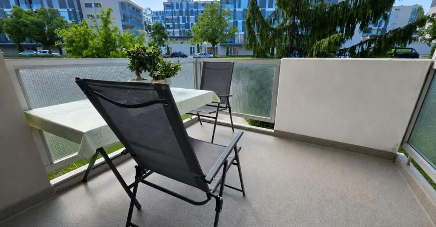 Modernes Apartment mit Garten - Foto 2 von 11