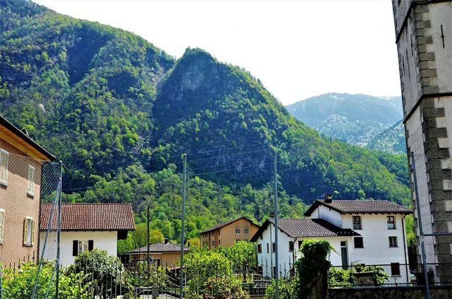 «Grande proprietà da ristrutturare con progetto approvato / grosse Liegenschaft mit Umbauprojekt» - Foto 52 di 56